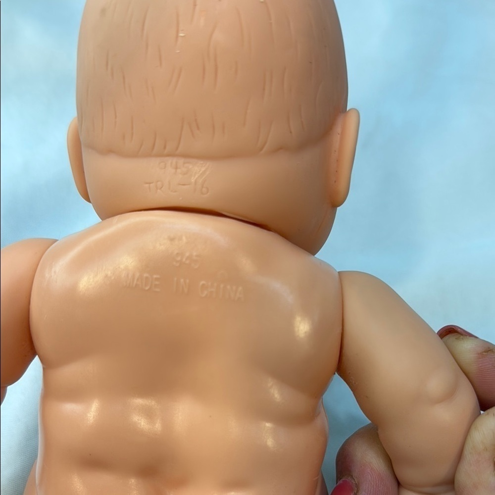 9" Baby Doll, Realistic, Caucasian Female Anatomically Correct Vinyl Blue Eyes - Picture 5 of 12